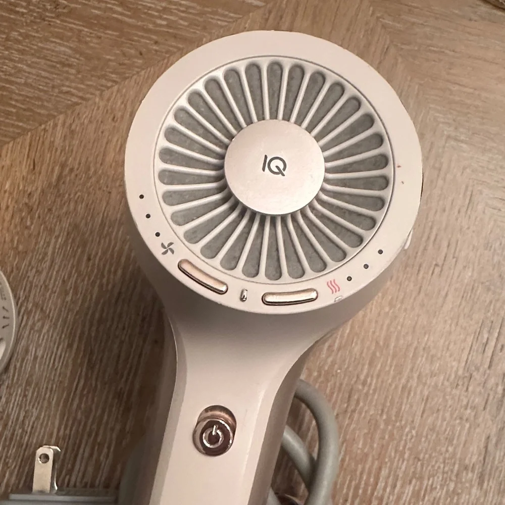 Shark HyperAlRionic Hair Dryer - Picture 2 of 8